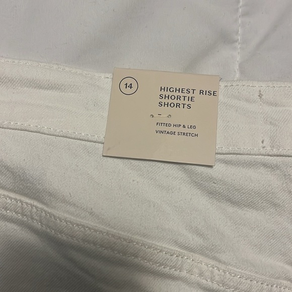 NWT White denim short - Picture 6 of 6